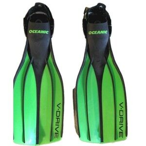 Oceanic V-Drive Professional Diving Fins Grn & BlkWith Size 8M Diving Boots